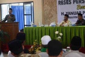 Anggota DPR RI dari Fraksi PKB, H Yanuar Prihatin MSi saat ilaturahmu dengan pengasuh Ponpes se Kab Kuningan
